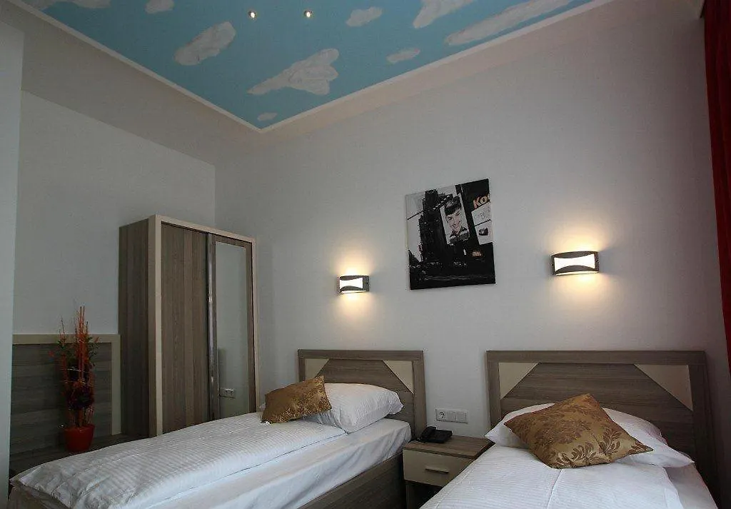 Hotel Kavun Munich