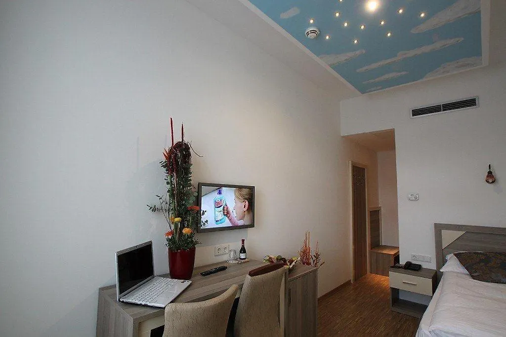 Hotel Kavun Munich
